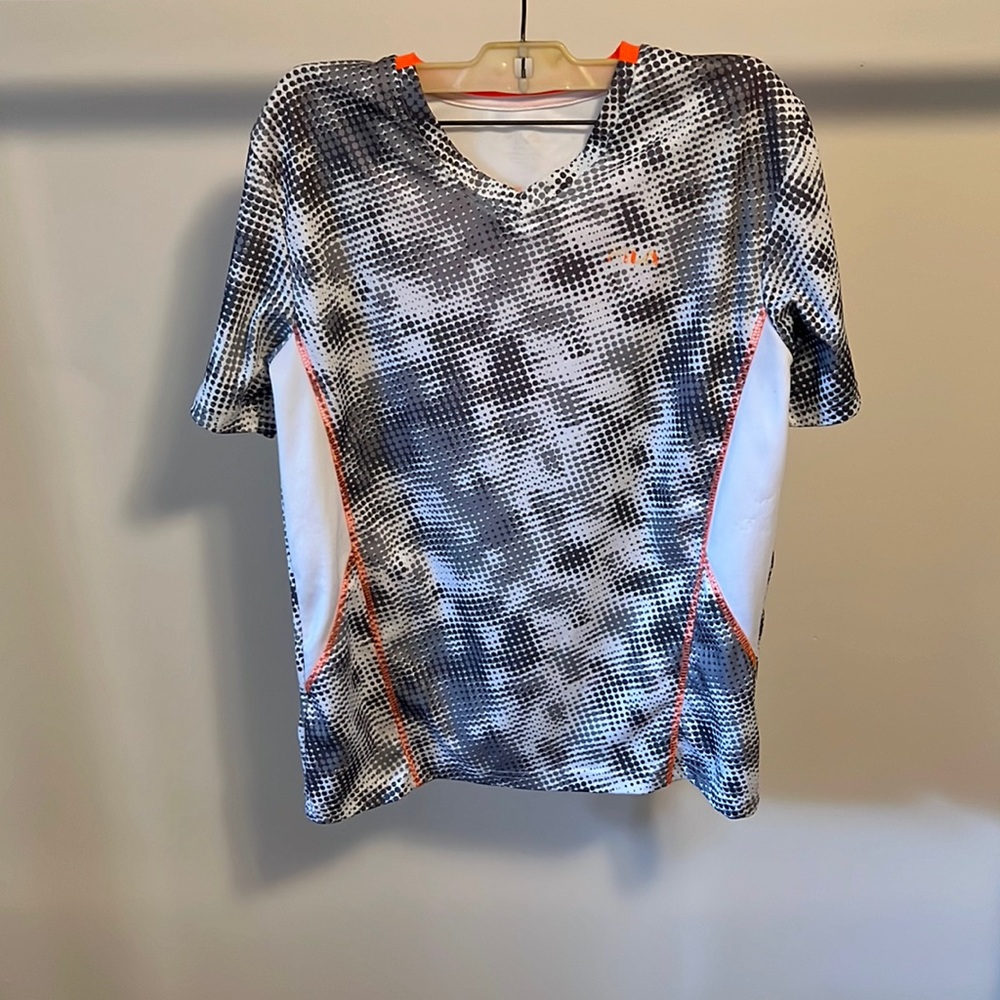 Fila 14/16 V-Neck Athleisure T-shirt